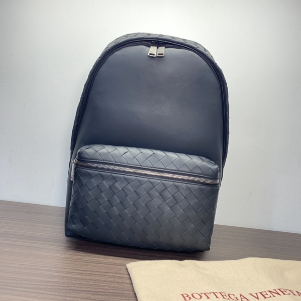 ボッテガヴェネタバッグ正面デザイン